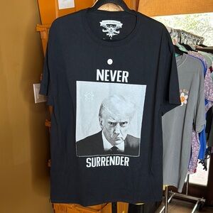 NWOT I Love My Freedom Donald Trump Never Surrender Black T-Shirt Size Large